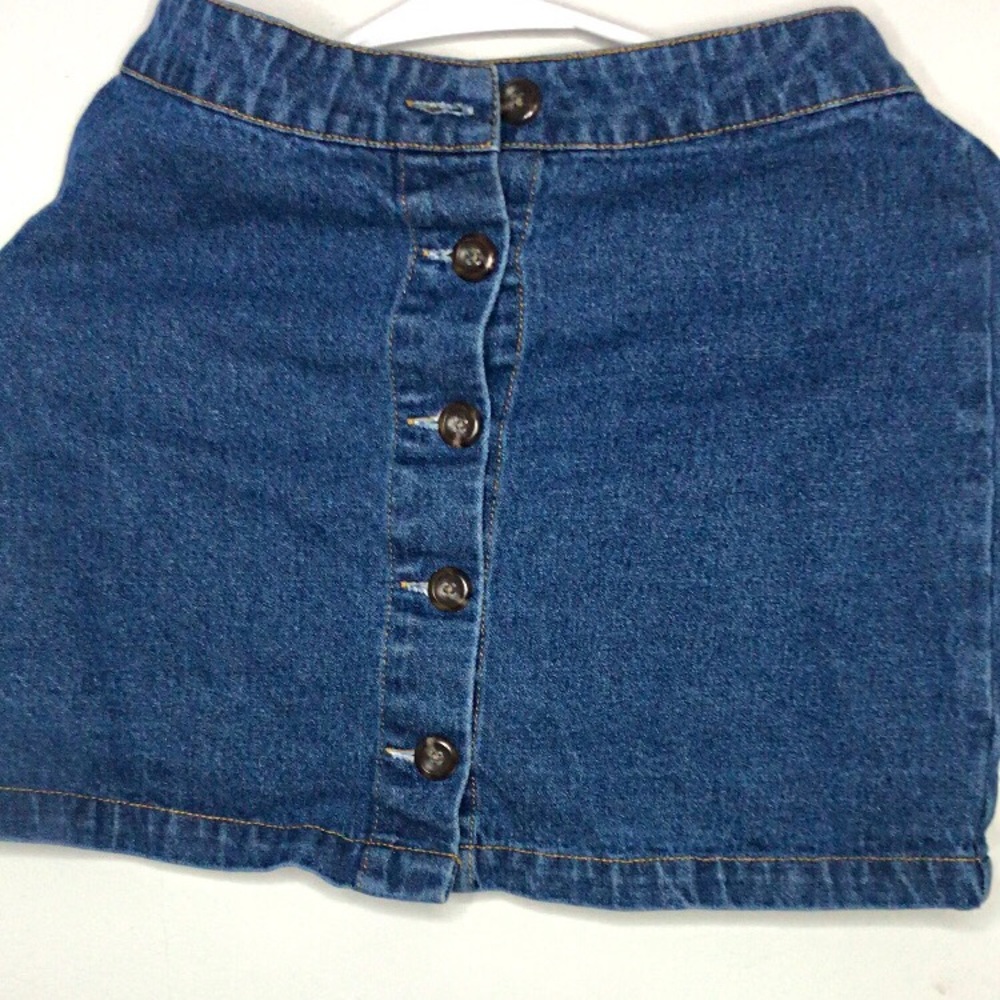 Forever 21 Dark Wash Denim Buttoned Mini Skirt